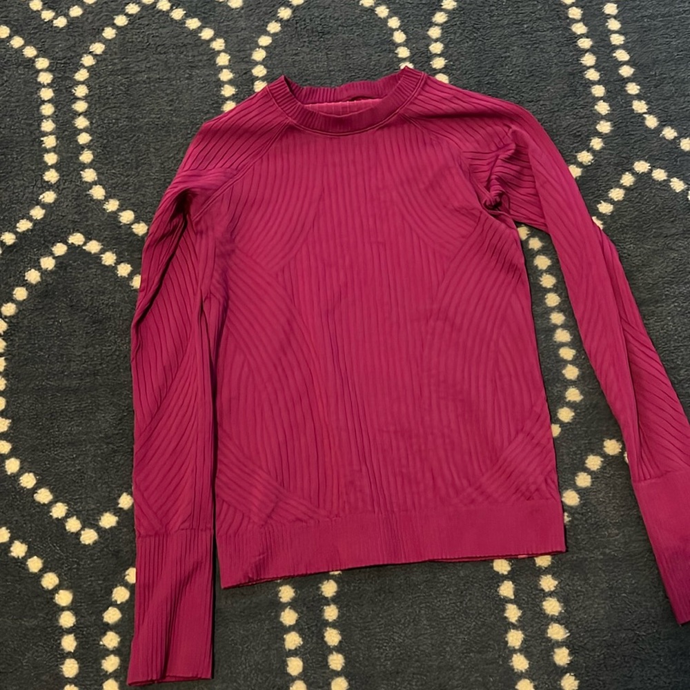 Lululemon long sleeve top great condition